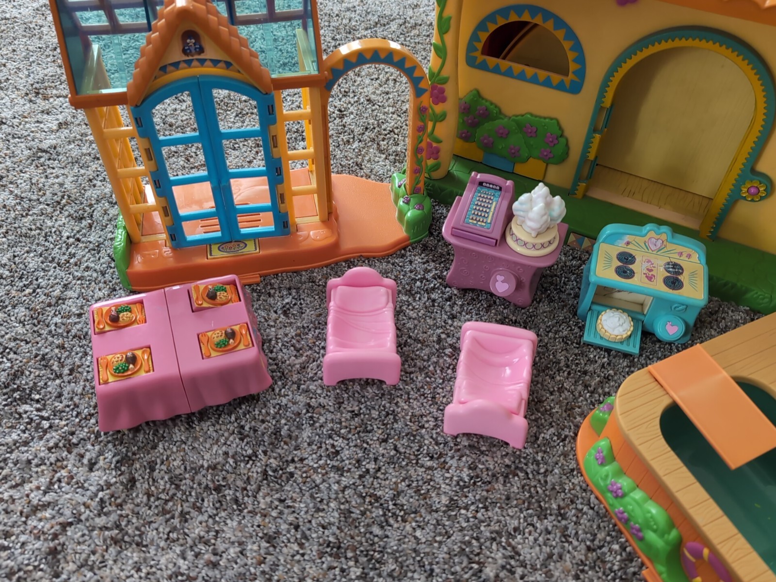 Dora the Explorer Talking House, Pool, Greenhouse, Figures & Accessories WORKS