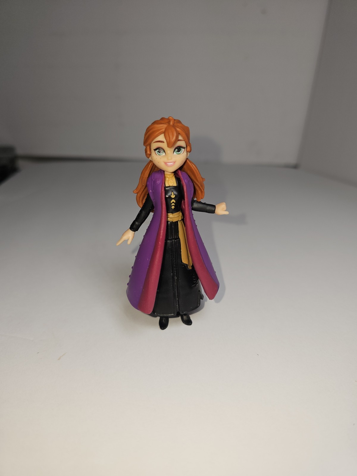 Disney Frozen 2 Anna Small Doll 4&Prime; with Removable Cape Hasbro