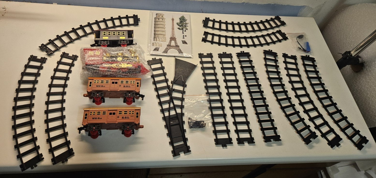 Simulated Retro Train Model 16 Pcs Electric Steam Train NO.699-18A (Open – Box /