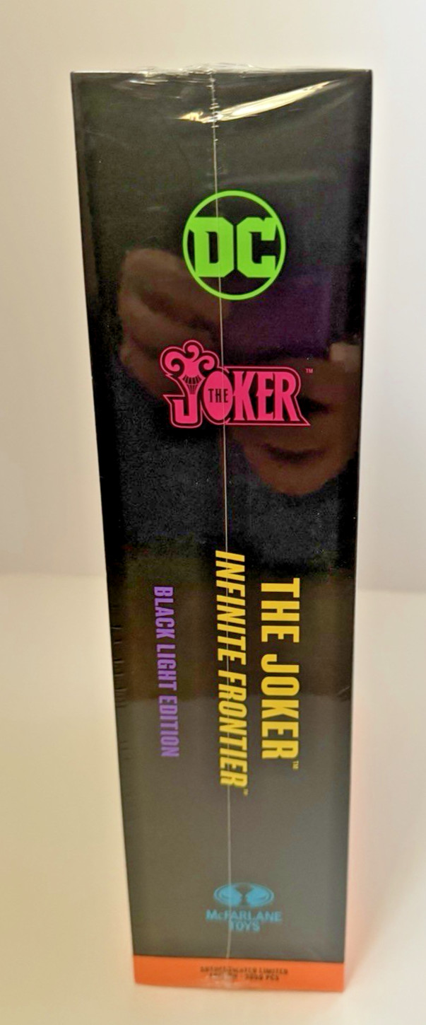Mcfarlane DC Multiverse: Gold Label ~ The Joker Infinite Frontier ~ Black Light
