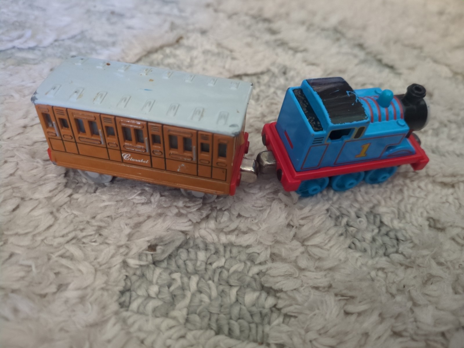 Thomas & Friends Take N Play Along Diecast Train THOMAS And Clarabel