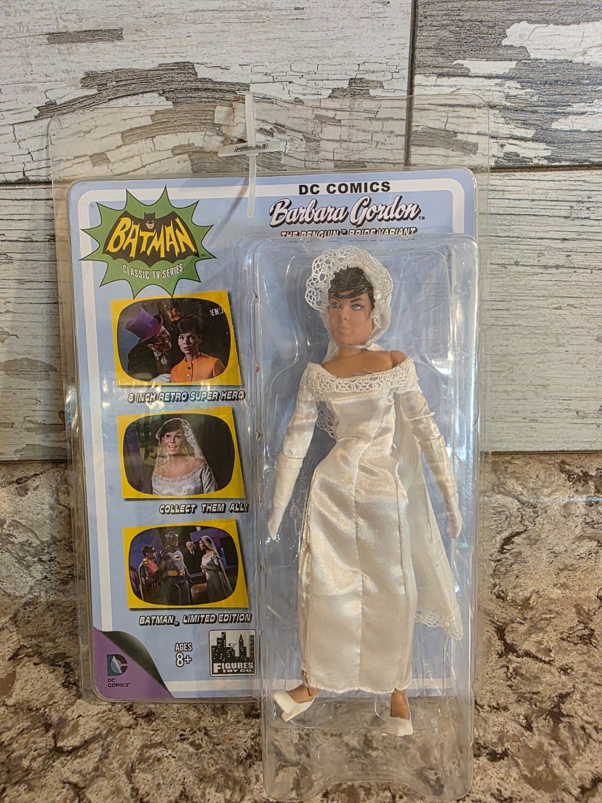 2015 Batman Classic TV Series 8 » Figure Barbara Gordon  »Wedding Gown Variant »