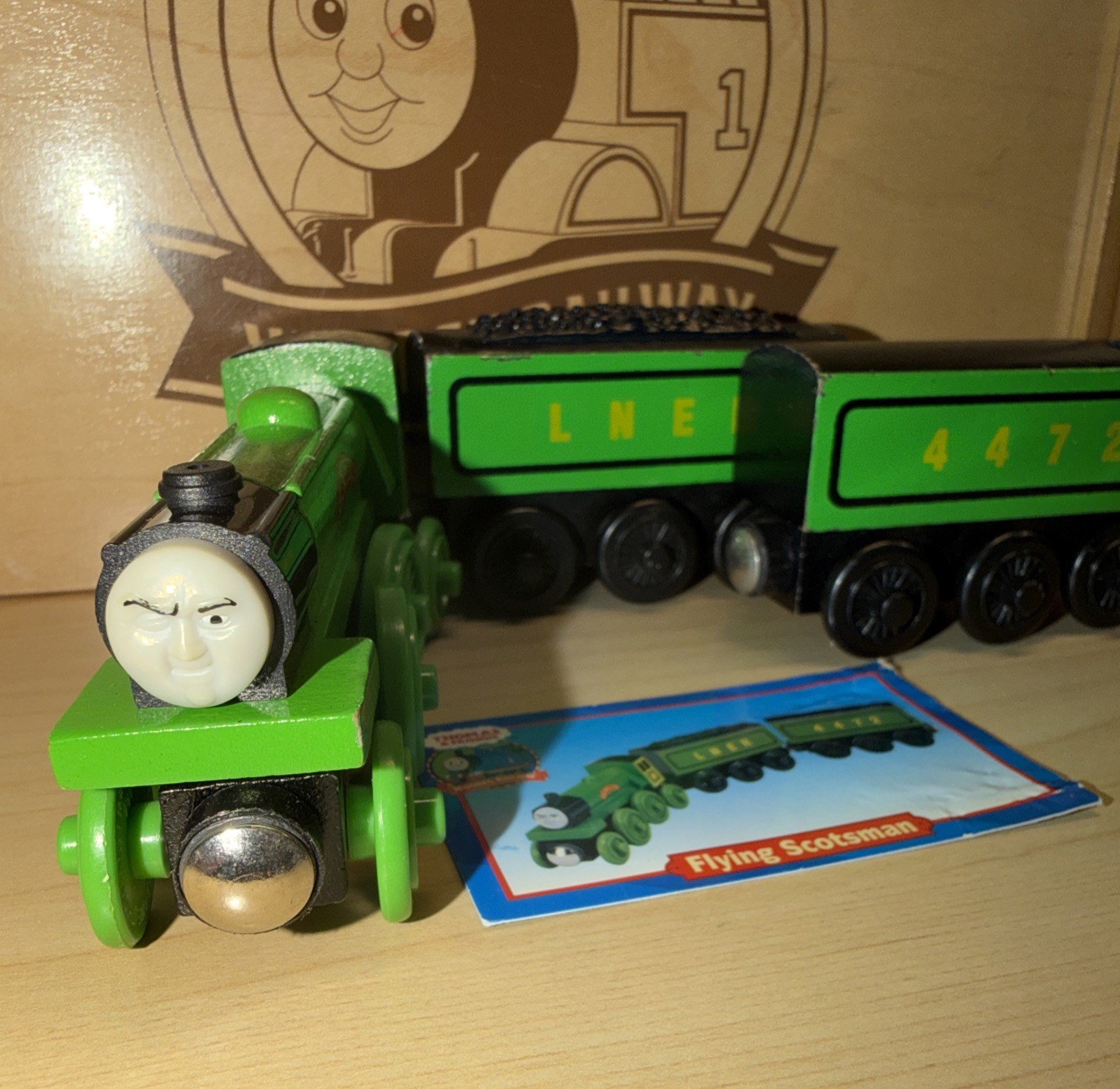 FLYING SCOTSMAN ! THOMAS FRIENDS TRAIN WOODEN RAILWAY 2001 COLLECTOR CARD !