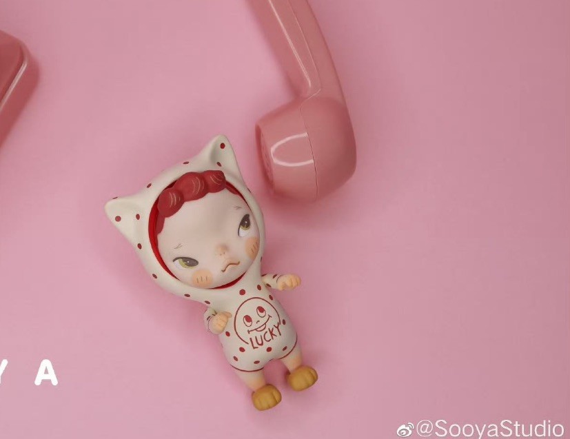 Sooya Studio Lucky Red Bean Ban PVC Figure H10CM Sofubi Model