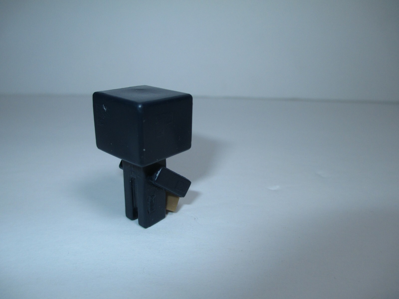 Minecraft Mini-Figures 1&Prime; Enderman Series 3 Mini Action Figure Mojang