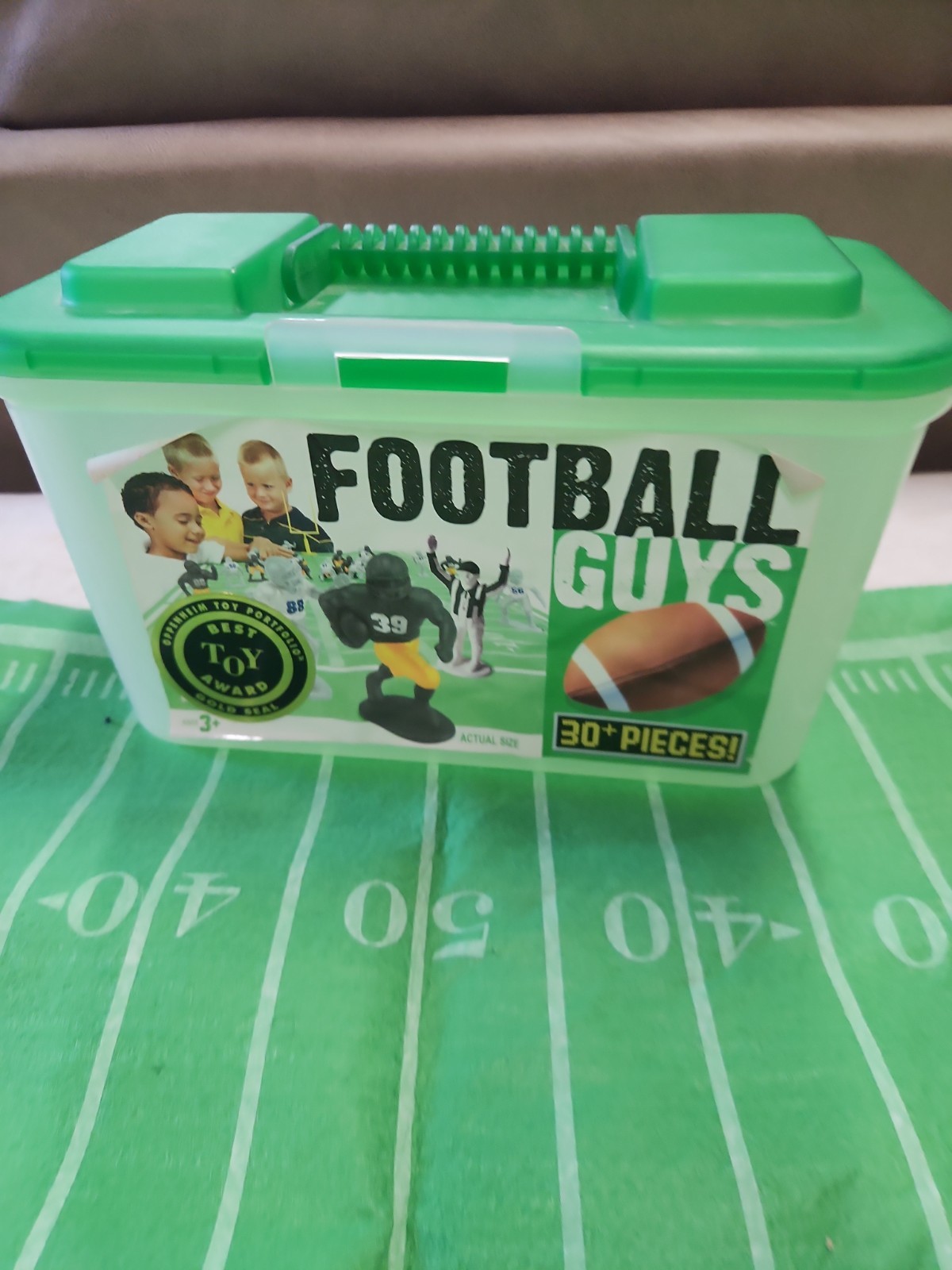 Kaskey Kids Football Guys Gold/black & Gray/white Complete