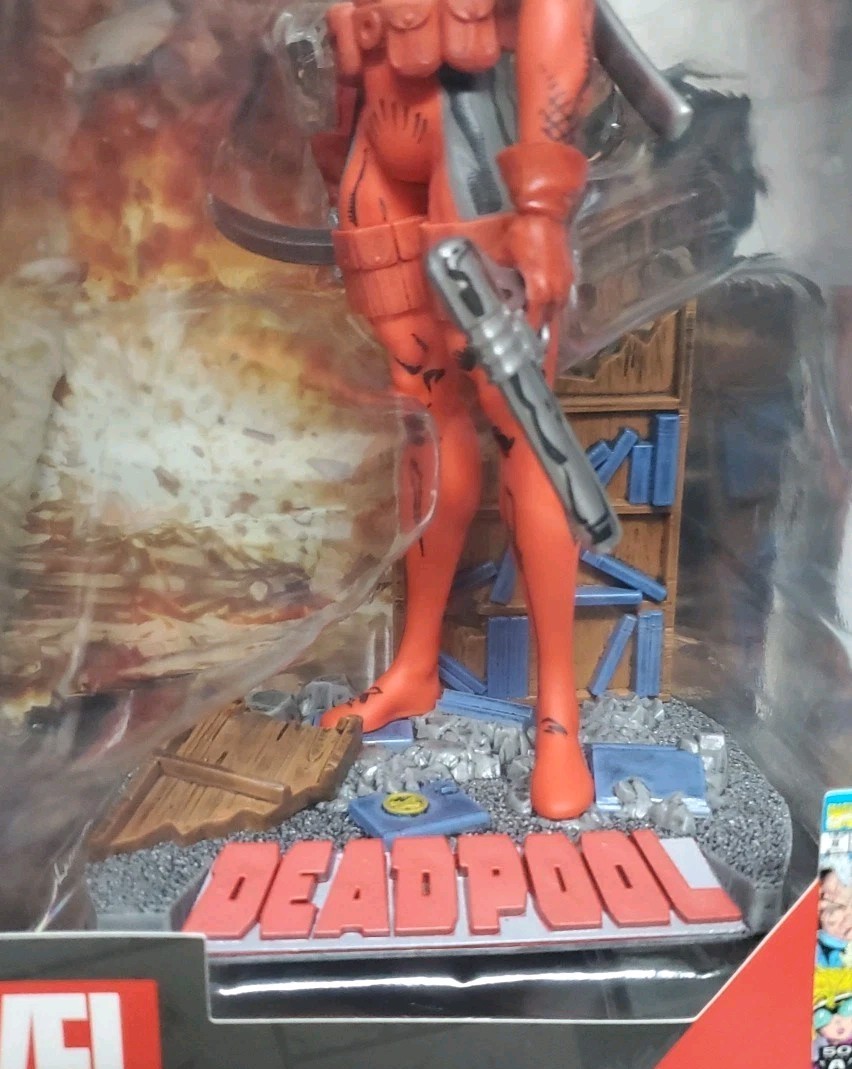 2024 McFarlane Toys: Marvel The New Mutants Issue #98 Inspired Deadpool Statue