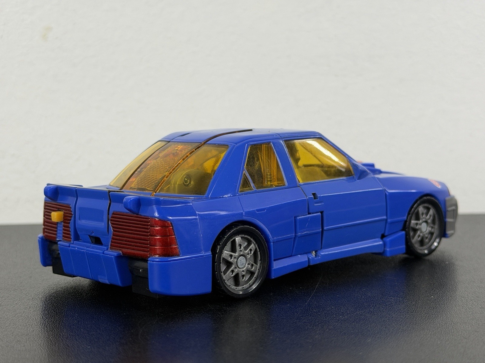 Transformers Armada Super-Con Class Sideswipe with Nightbeat Figure – Complete