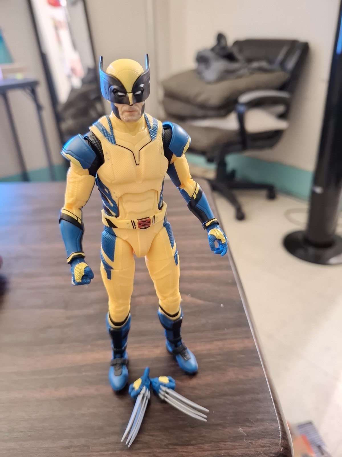 Marvel Legends Deadpool & Wolverine Wolverine 6&Prime; Action Figure