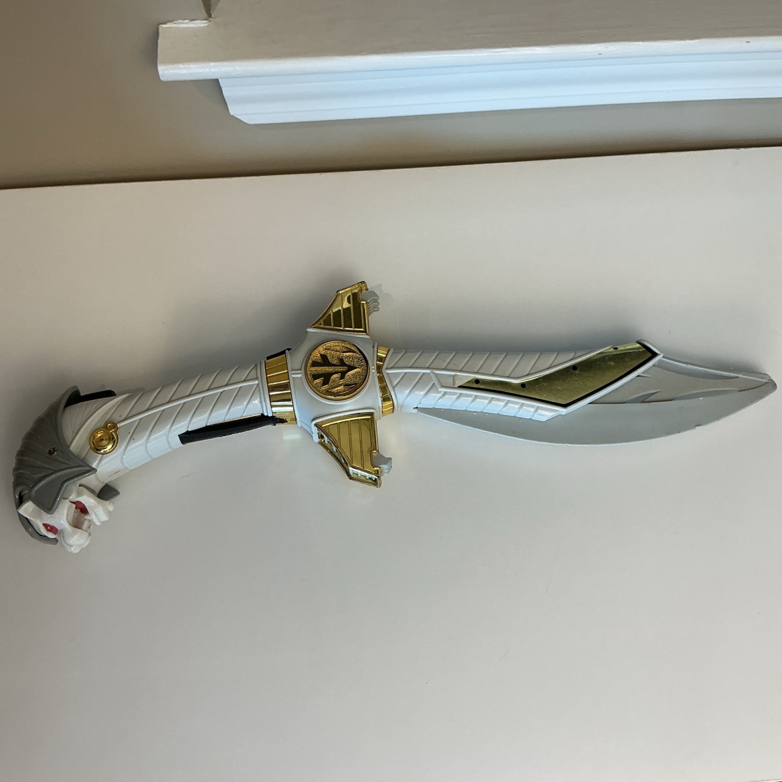 Vintage 1994 Power Rangers White Ranger Saba Talking Sword – All buttons work
