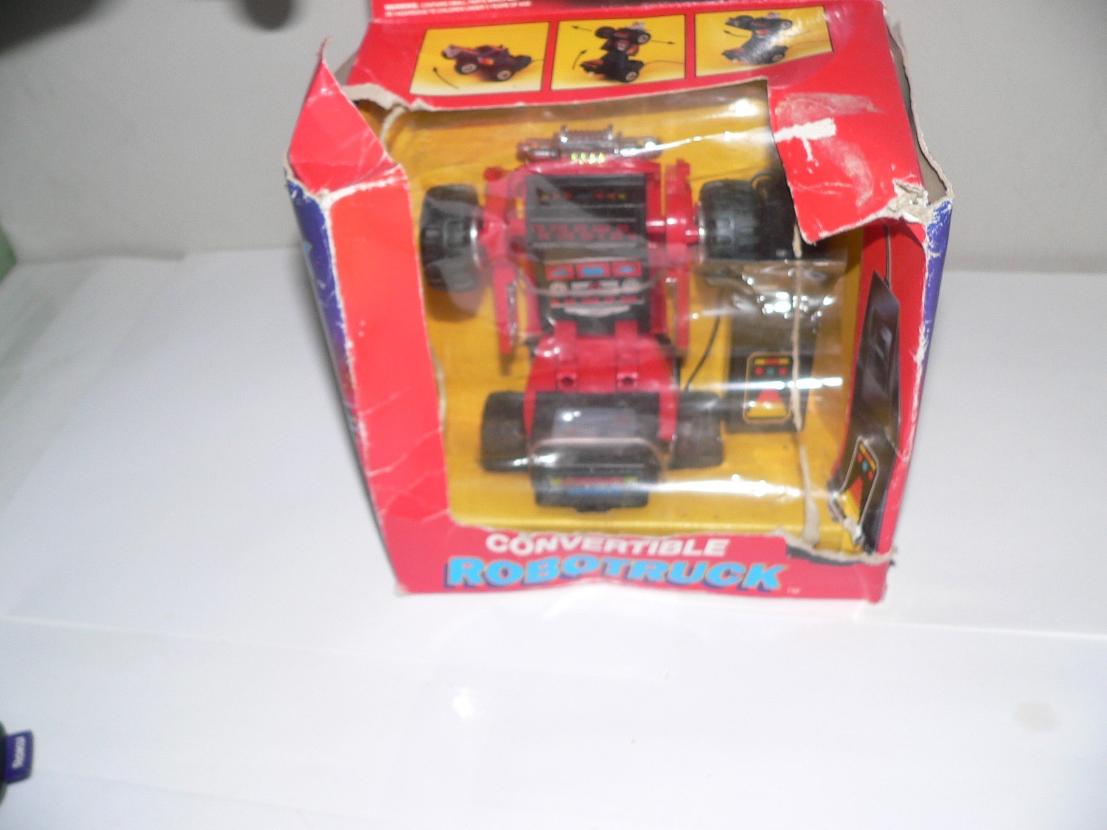 Vintage 1993 SOMA Convertible Robotruck Transformer Robot Super Wheelie BOX