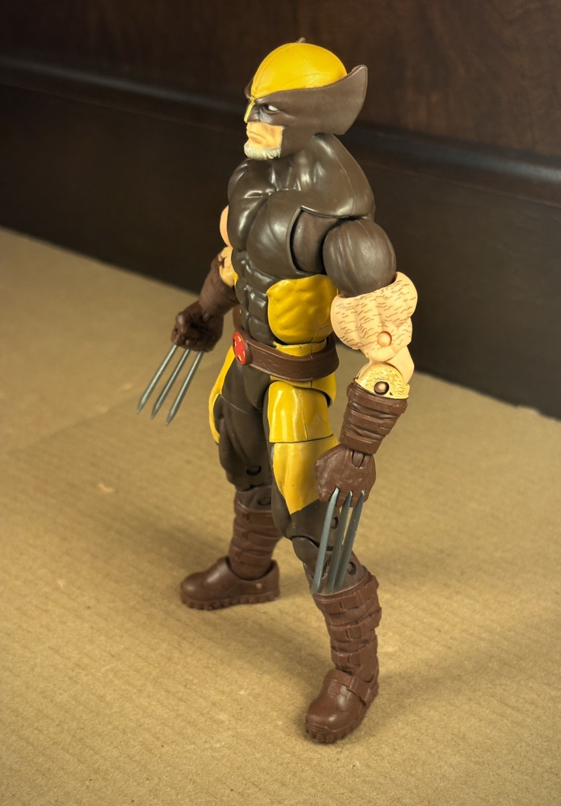 X-Men Hasbro Wolverine Brown Suit House of X Marvel Legends Figure COMPLETE !!!