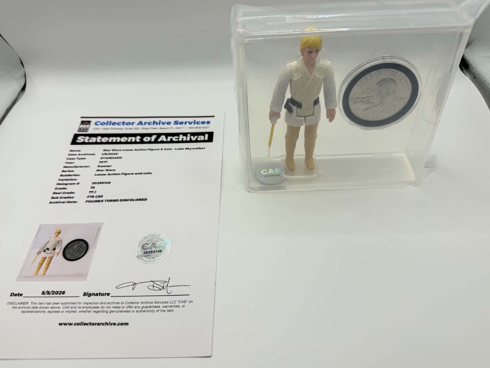 1977 Kenner Star Wars Luke Skywalker Farmboy + POTF Coin CAS Graded 75 NOT AFA