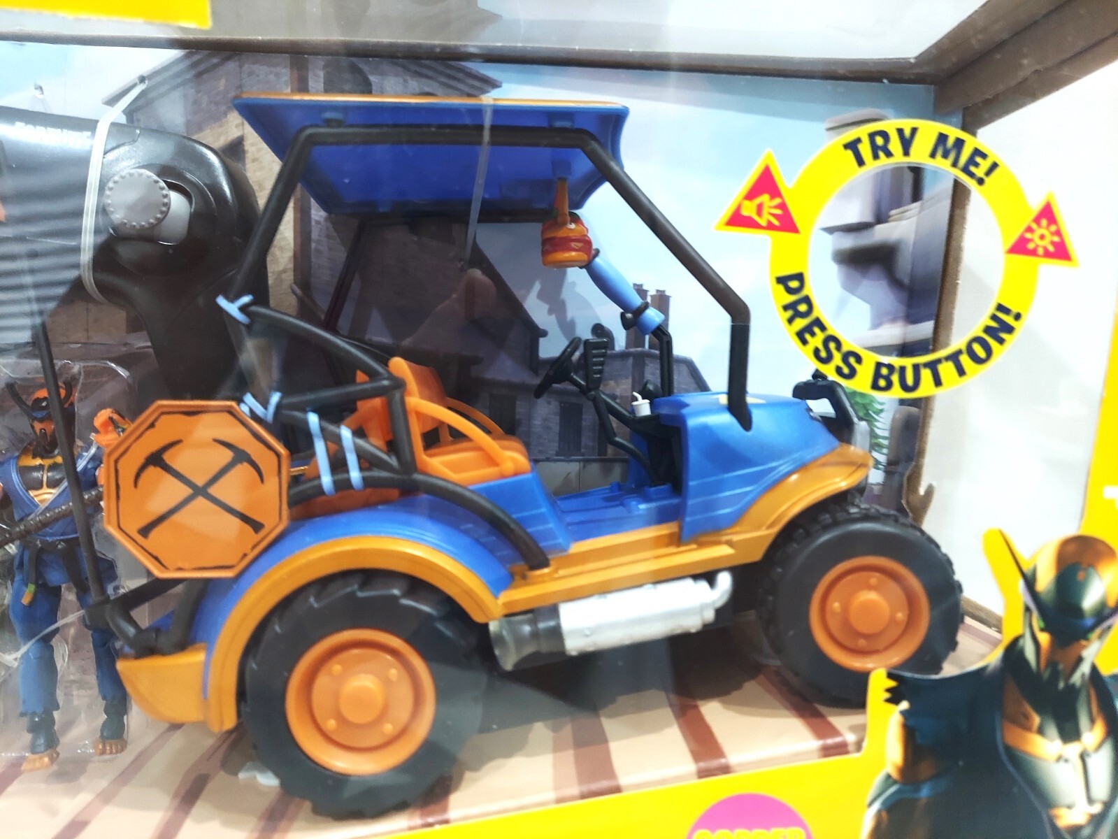 New FORTNITE ACTION ATK KART + Wasp FIGURE, Remote, Light & Sound, sealed, USA