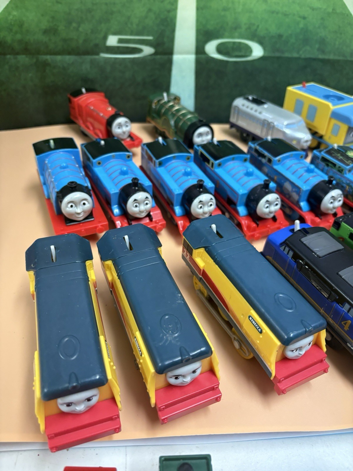 Thomas The Train & Friends Motorized HUGE Lot of Engines and Cargo 42pc Untested