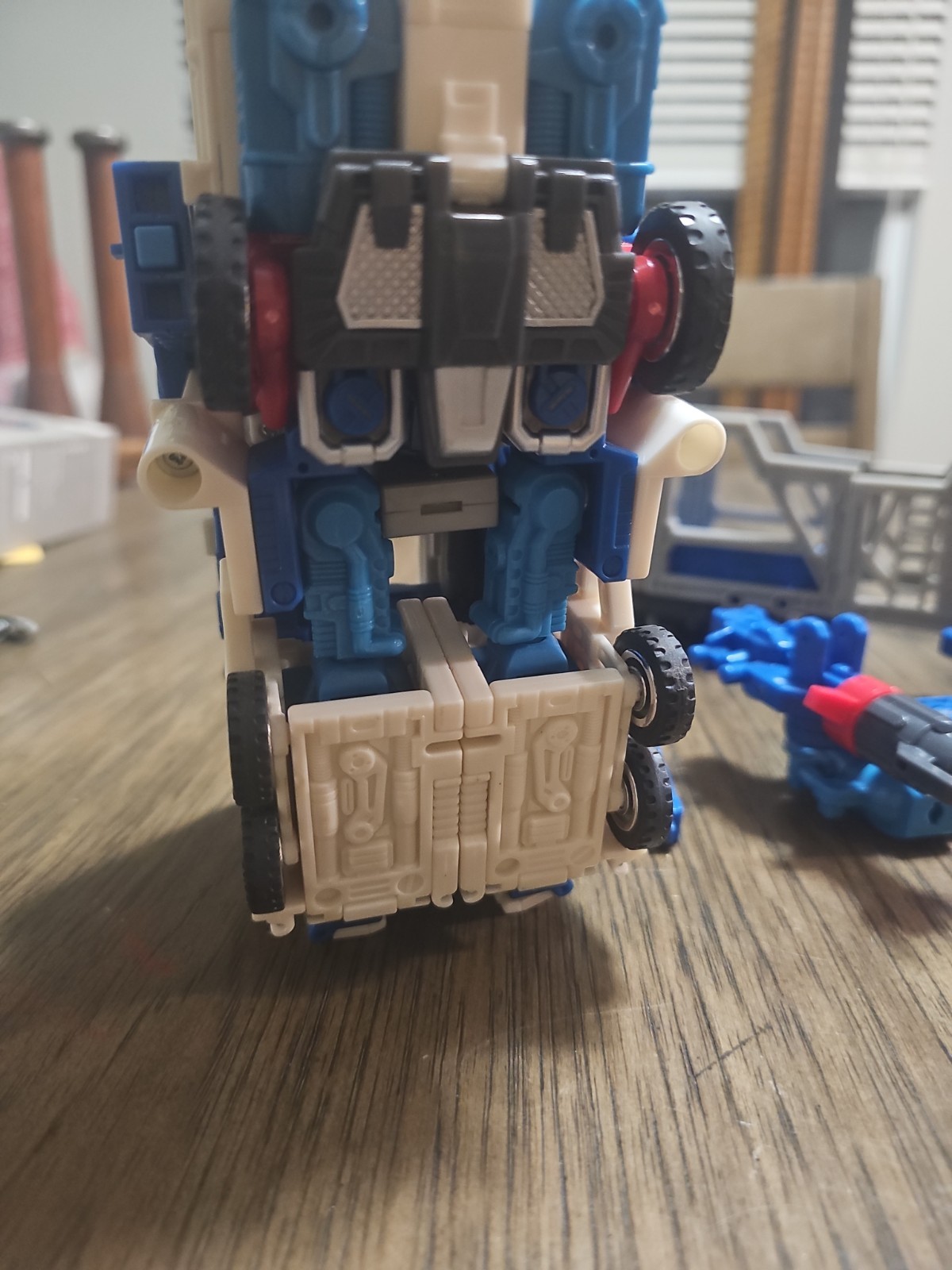 Transformers RID 2001 Ultra Magnus Action Figure-Incomplete- 1 Missing Piece