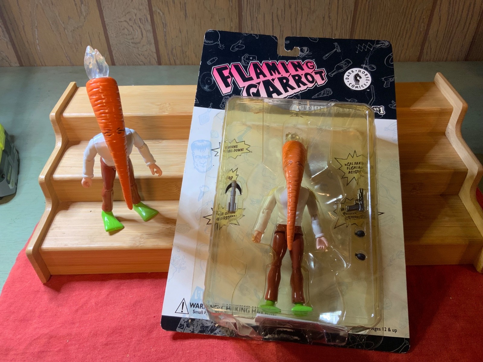 Flaming carrot figures: 1 in blister, 1 loose darkhorses figures