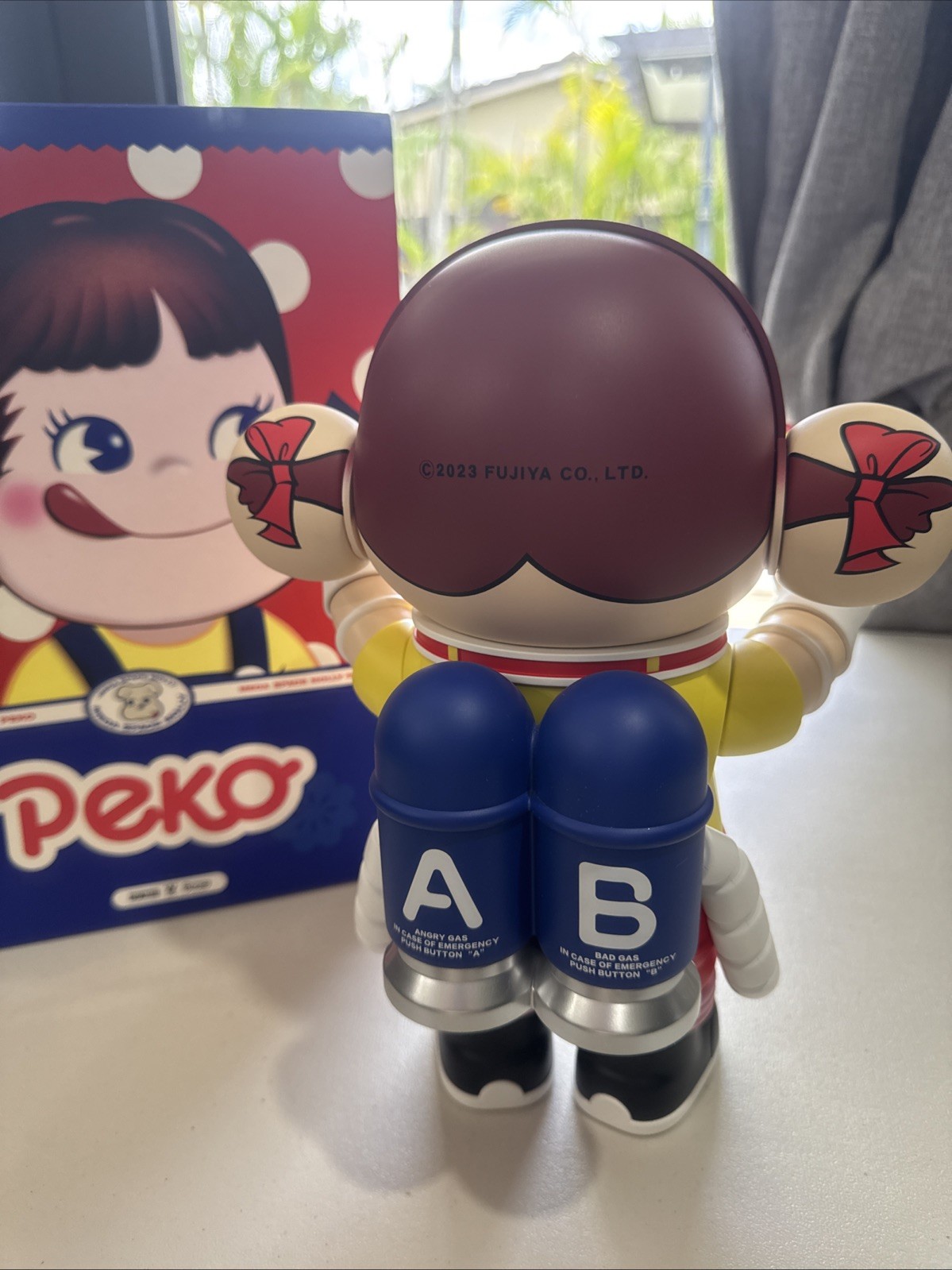 Authentic Pop Mart Mega Space Molly 400% PEKO. US Seller