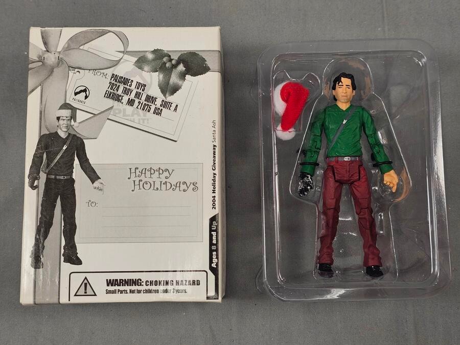 Army of Darkness 3 3/4&Prime; action figure Holiday Ash