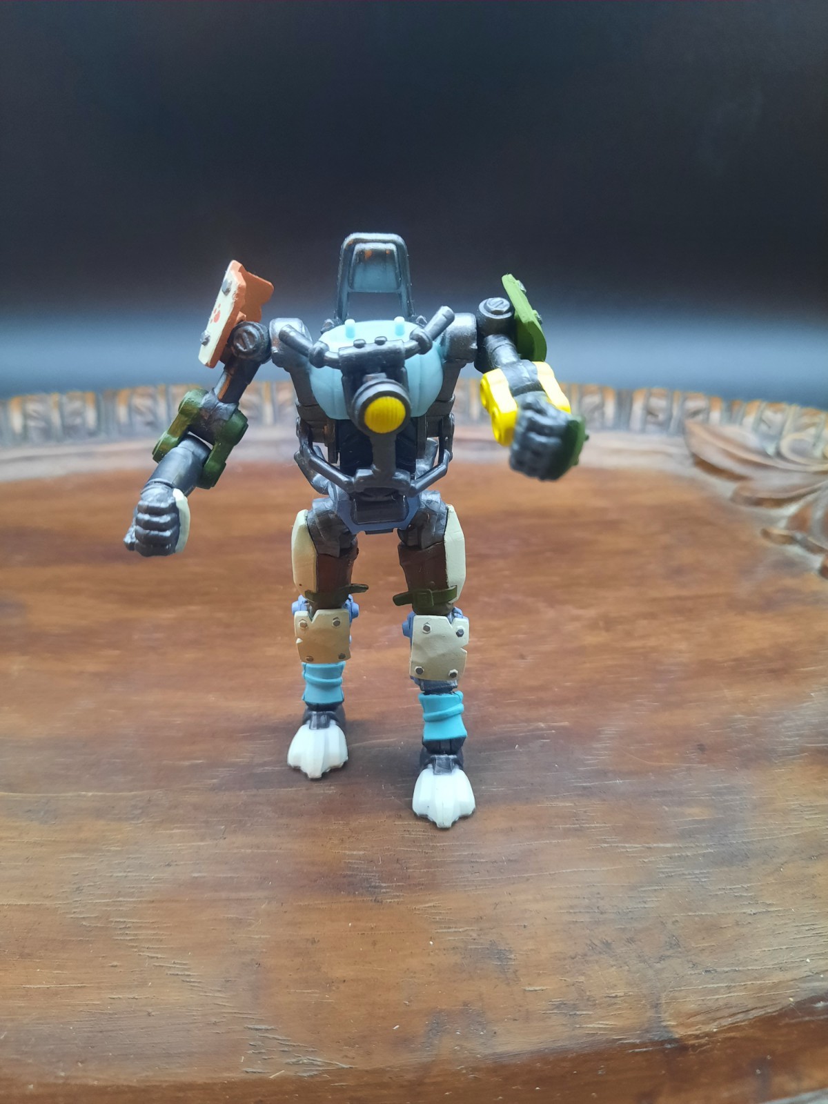 Fortnite Series Piñata Kit Brawler Armor Parts Figure Squad Mode Legends Estate