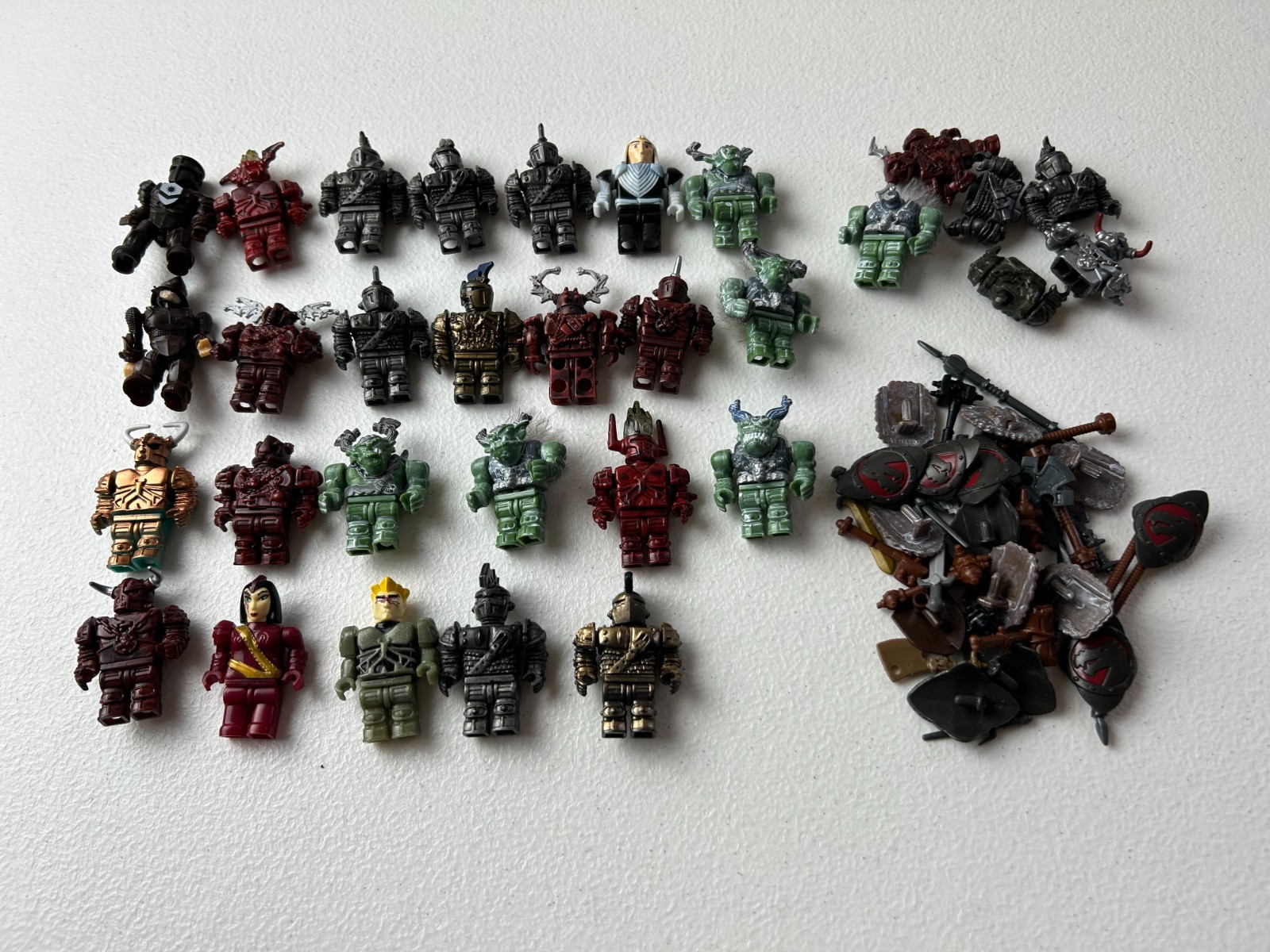 MEGA BLOKS CONSTRUX- DRAGONS & CRYSTAL WARS FIGURE LOT