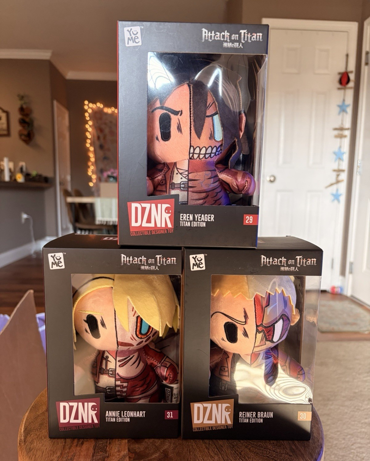 YuMe Attack on Titan DZN Titan Edition 3-Figure Set Eren Annie Reiner SEALED