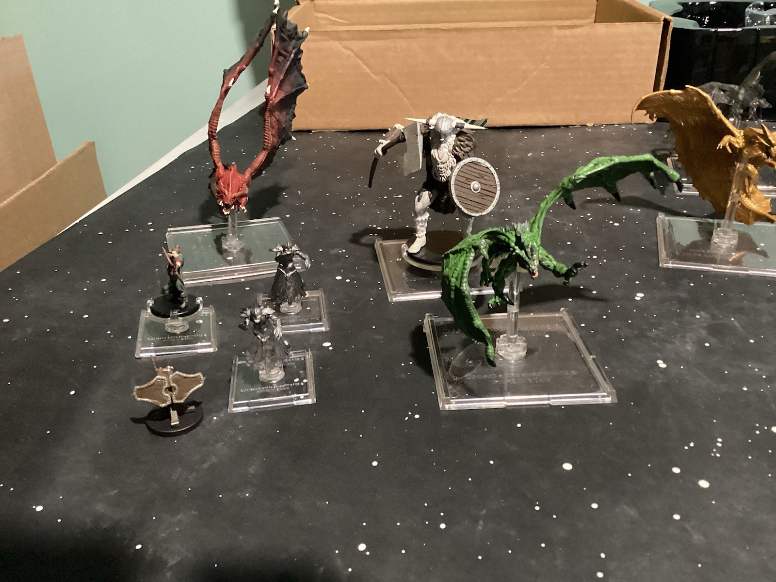DND Attack Wing Lot. 8 Dragons and More Plus Rulebooks and Accessories