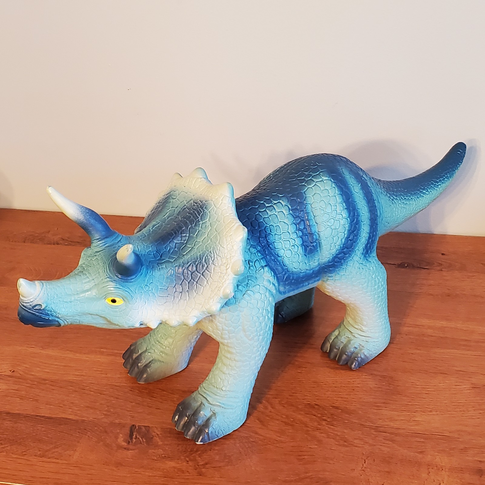 Toy Smith Epic Dinos Triceratops Dinosaur Blue/Light Blue/Orange Toy