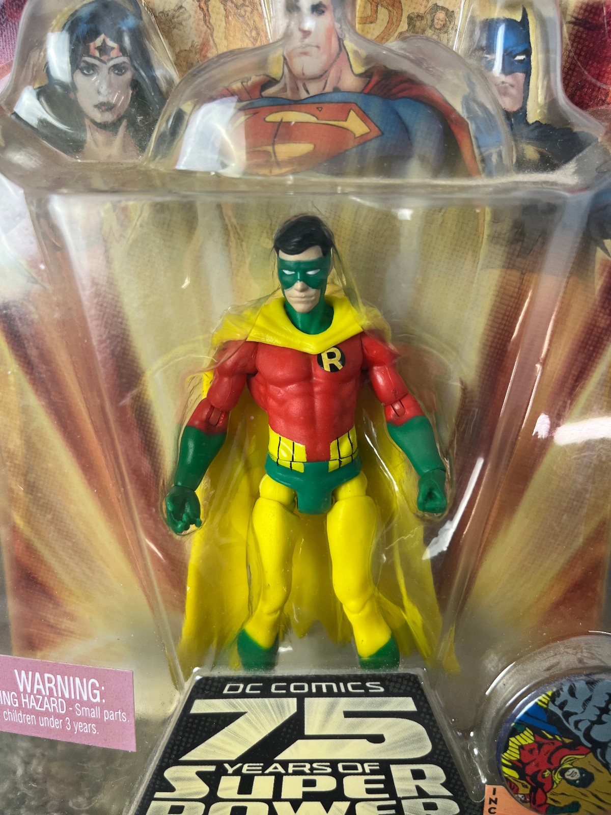 EARTH 2 ROBIN Dc Universe 75 Years of Super Power Sealed 3 3/4&Prime; Figure & Button