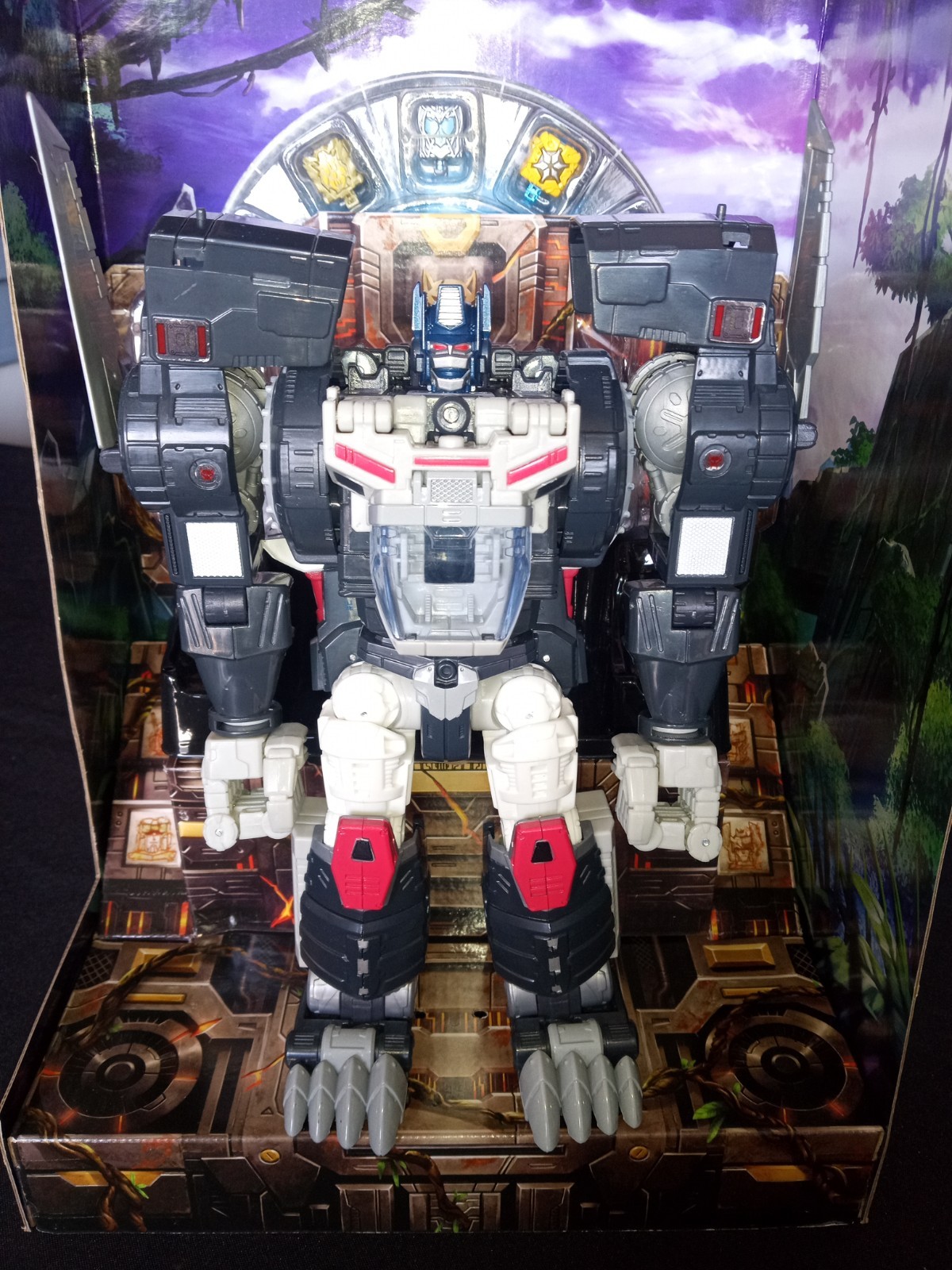 2018 Hasbro Transformers SDCC Throne Of The Primes Leader Class Optimal Optimus