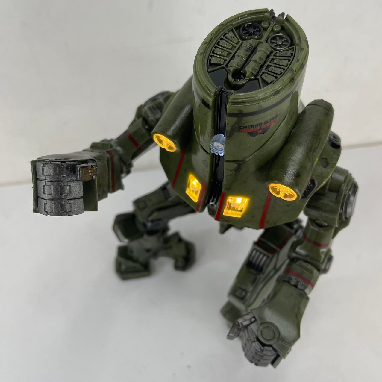 Cherno Alpha Jaeger 7&Prime; Movable Action Figure w/LED Toy Statue Pacific Rim in Box