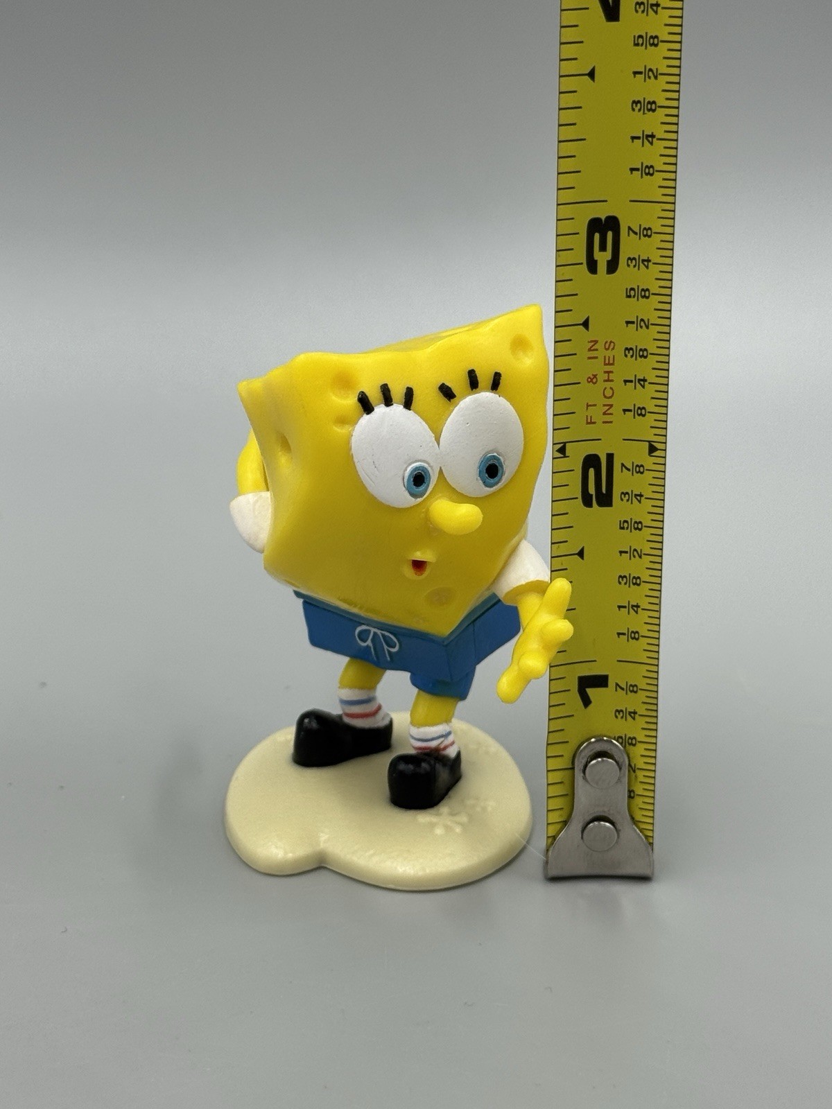 Nickelodeon SpongeBob SquarePants Ripped Pants SpongeBob Figure Just Play 2.75”