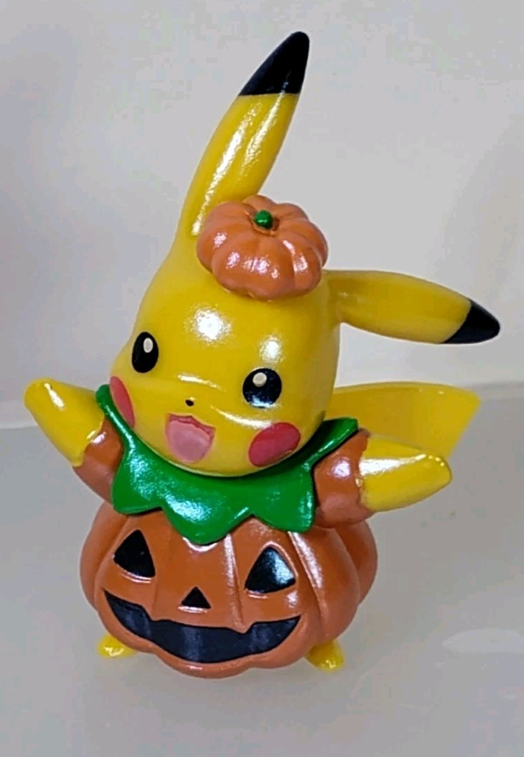 Pokemon Jazwares Pikachu Halloween Costume Caldendar 2&Prime; Figure