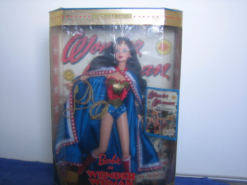 MATTEL ~ D.C. COMIC ~ 1999 ~ WONDER WOMAN BARBIE !