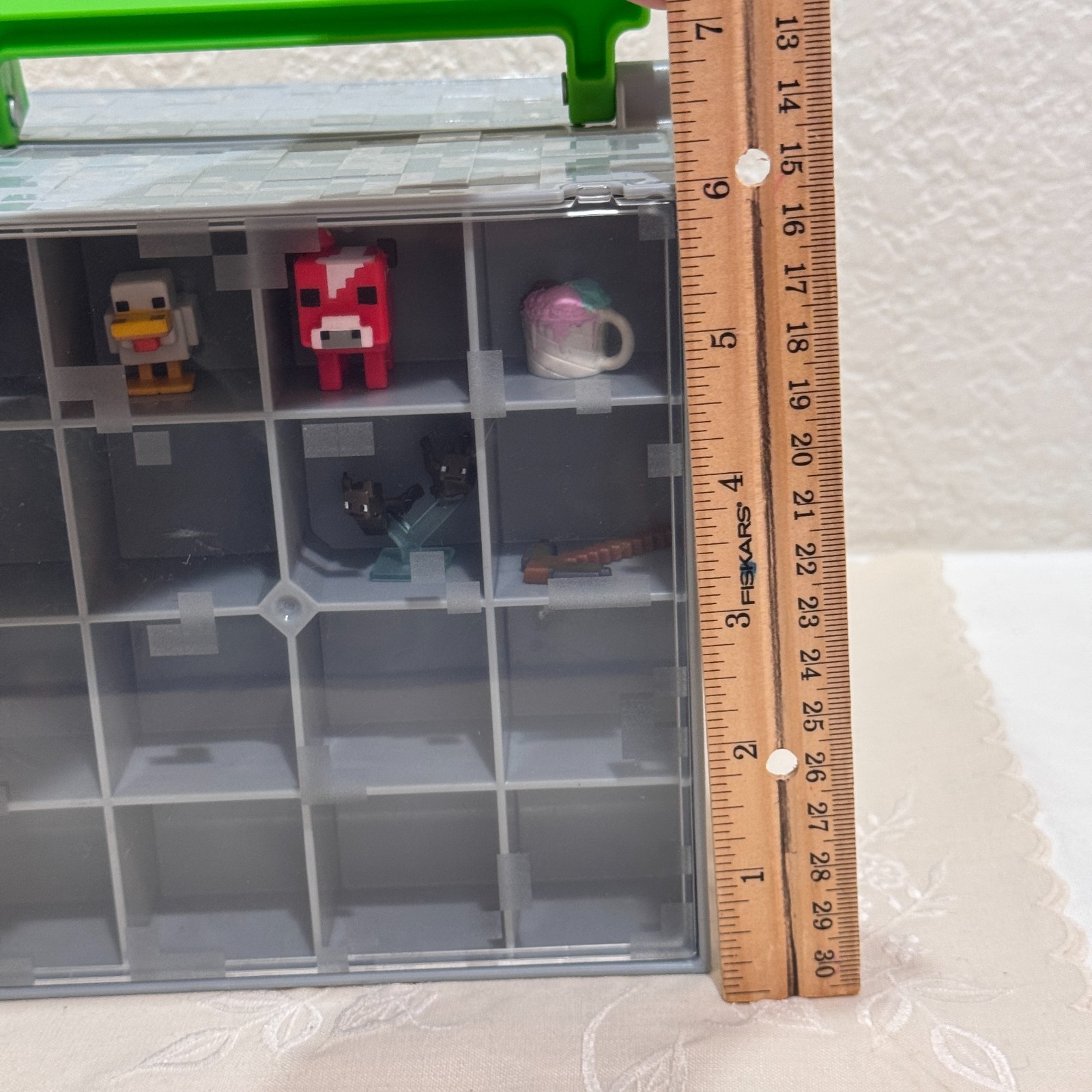 Minecraft Mini Figures Lot 21 Collector Display Case Storage Cube Box Mattel