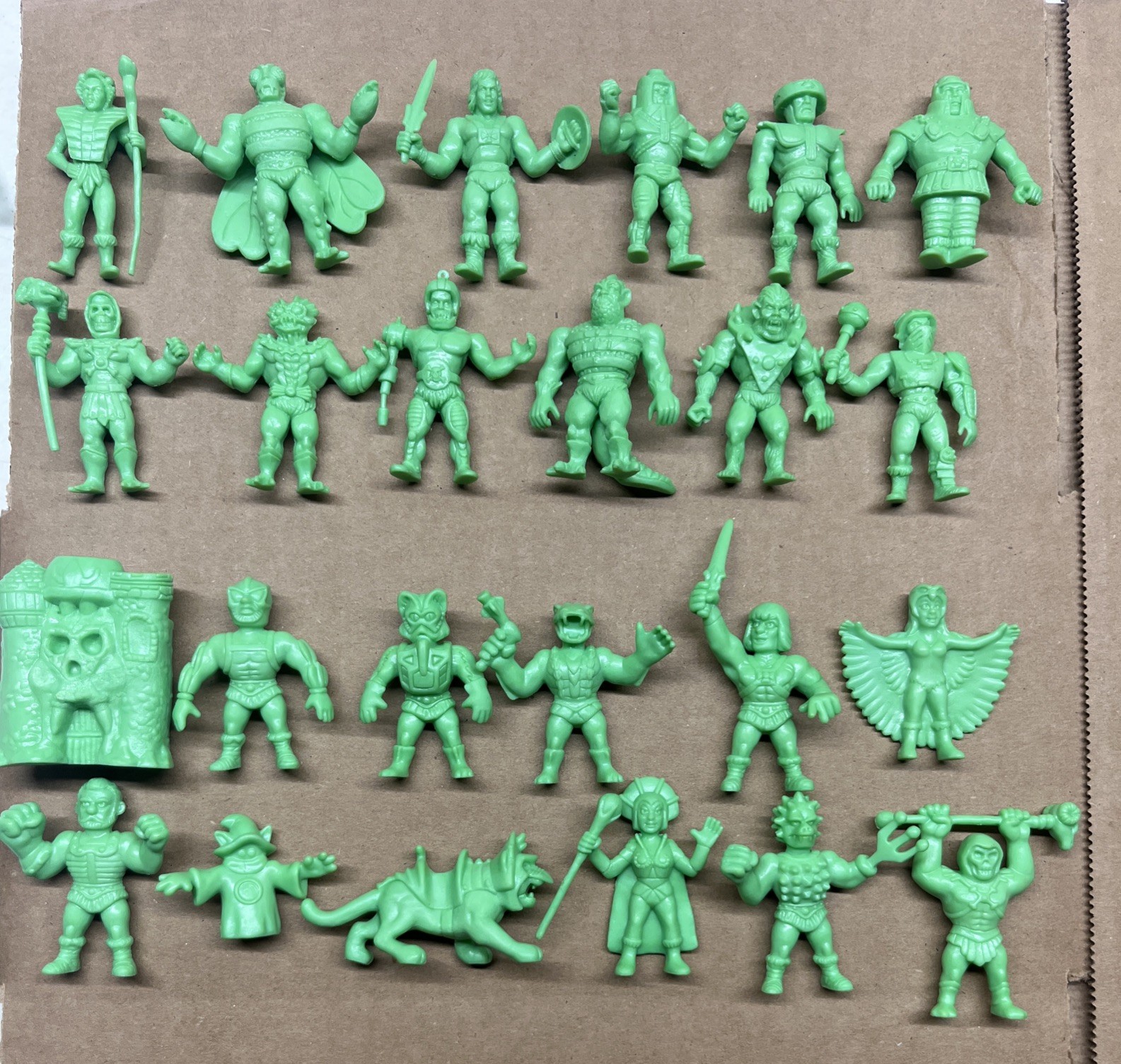 Super 7 Masters of the Universe M.U.S.C.L.E. Trash Can W 1+2 all green figures