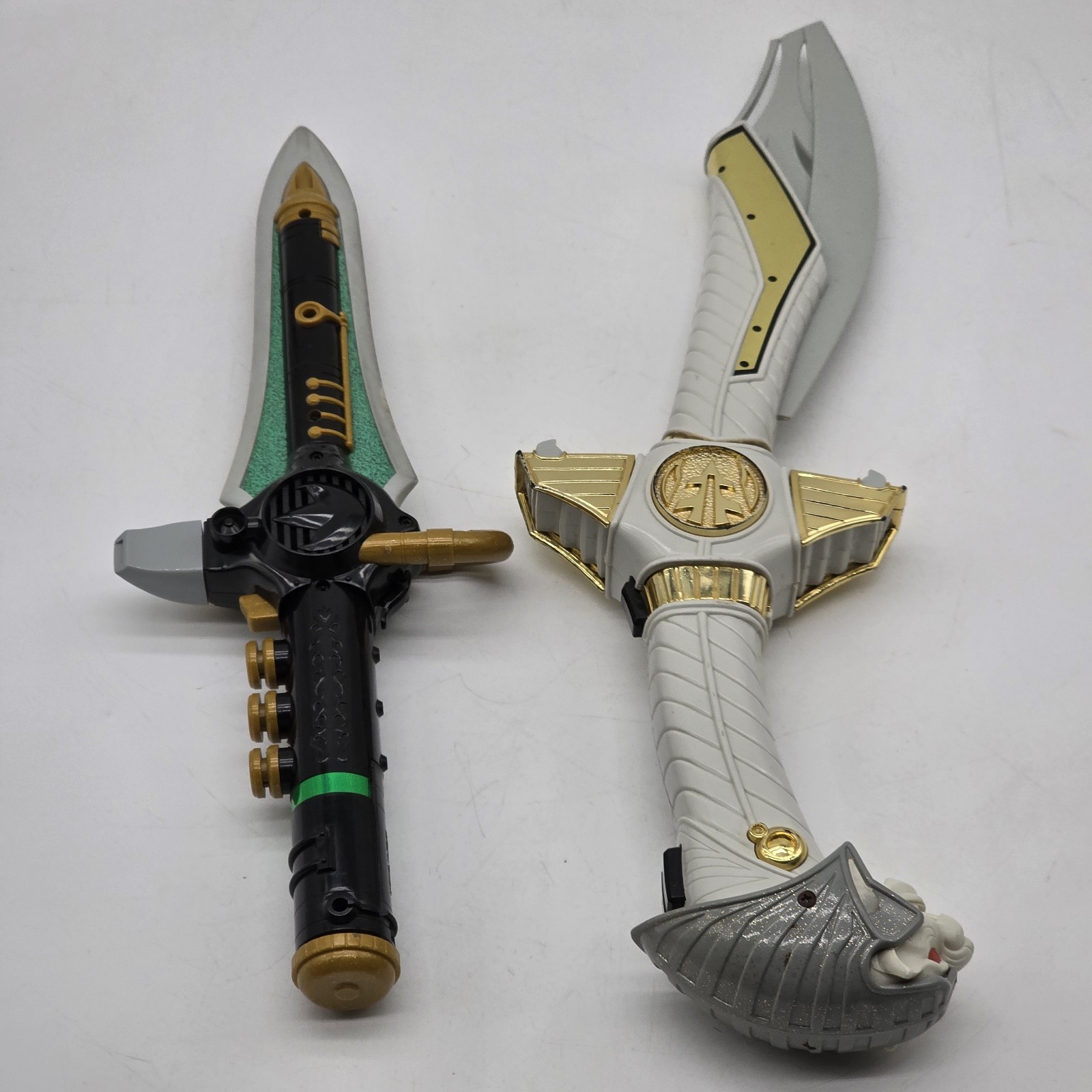 Power Rangers Dragon Dagger & White Ranger Saba Sword Toy Lot 1994 Bandai MMPR