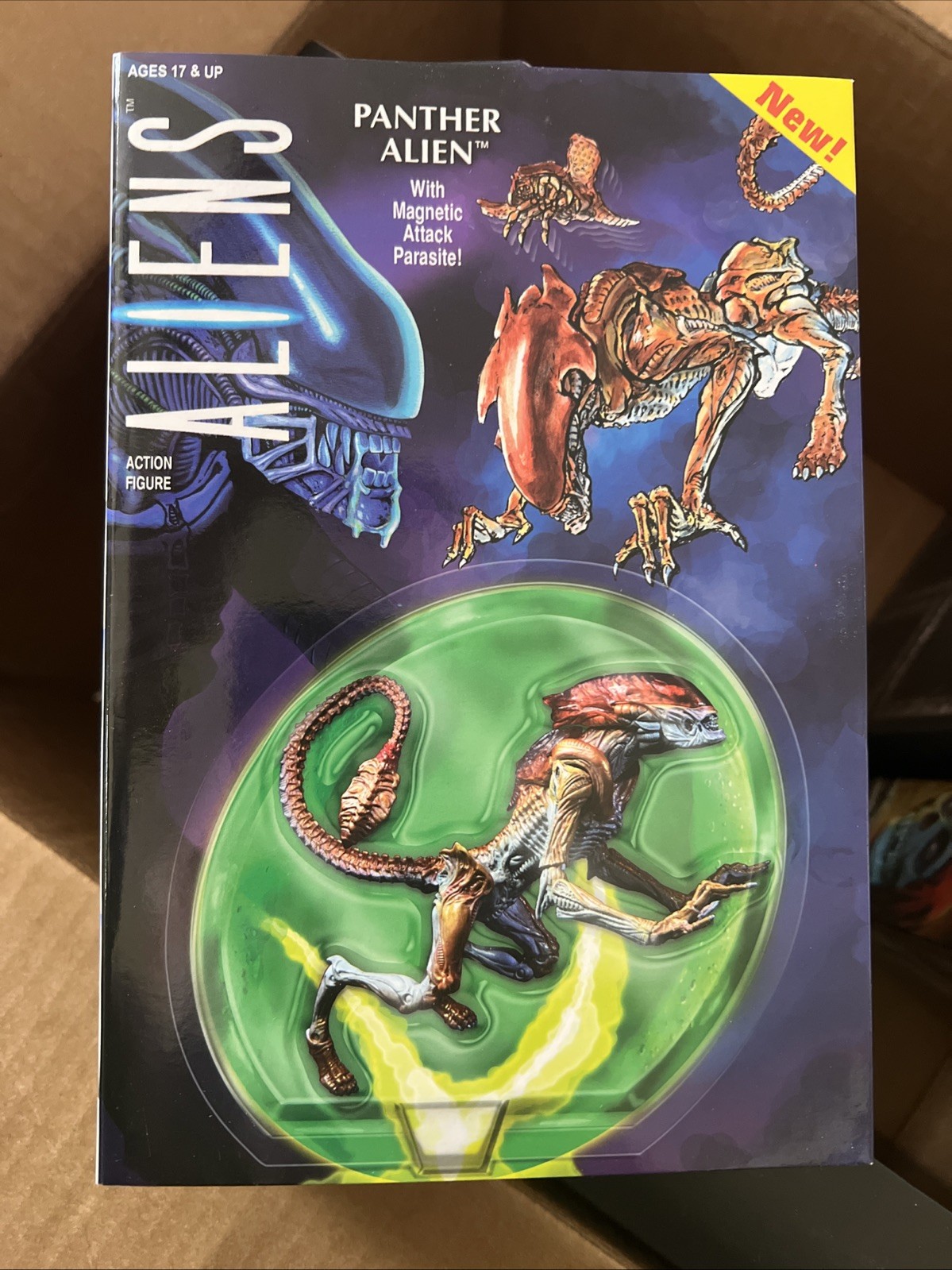 Aliens PANTHER ALIEN Action Figure w/ Magnetic Attack Parasite New in Box