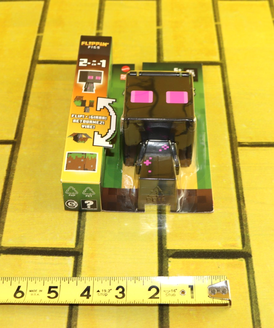 Minecraft Flippin&rsquo; Figs 2-in-1 Enderman + Grass Block 15 Years Action Figure