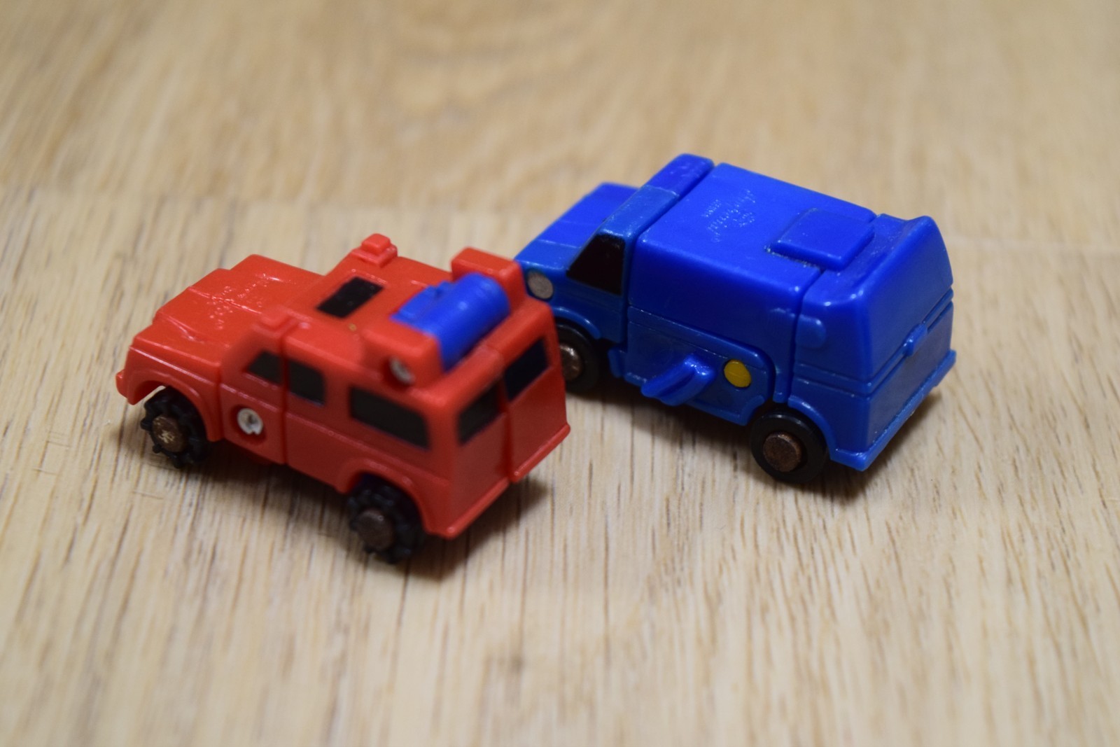 2X 1988 Convertible Microbots Robo-Van Blue Red Jeep Imperial Toys Transformer
