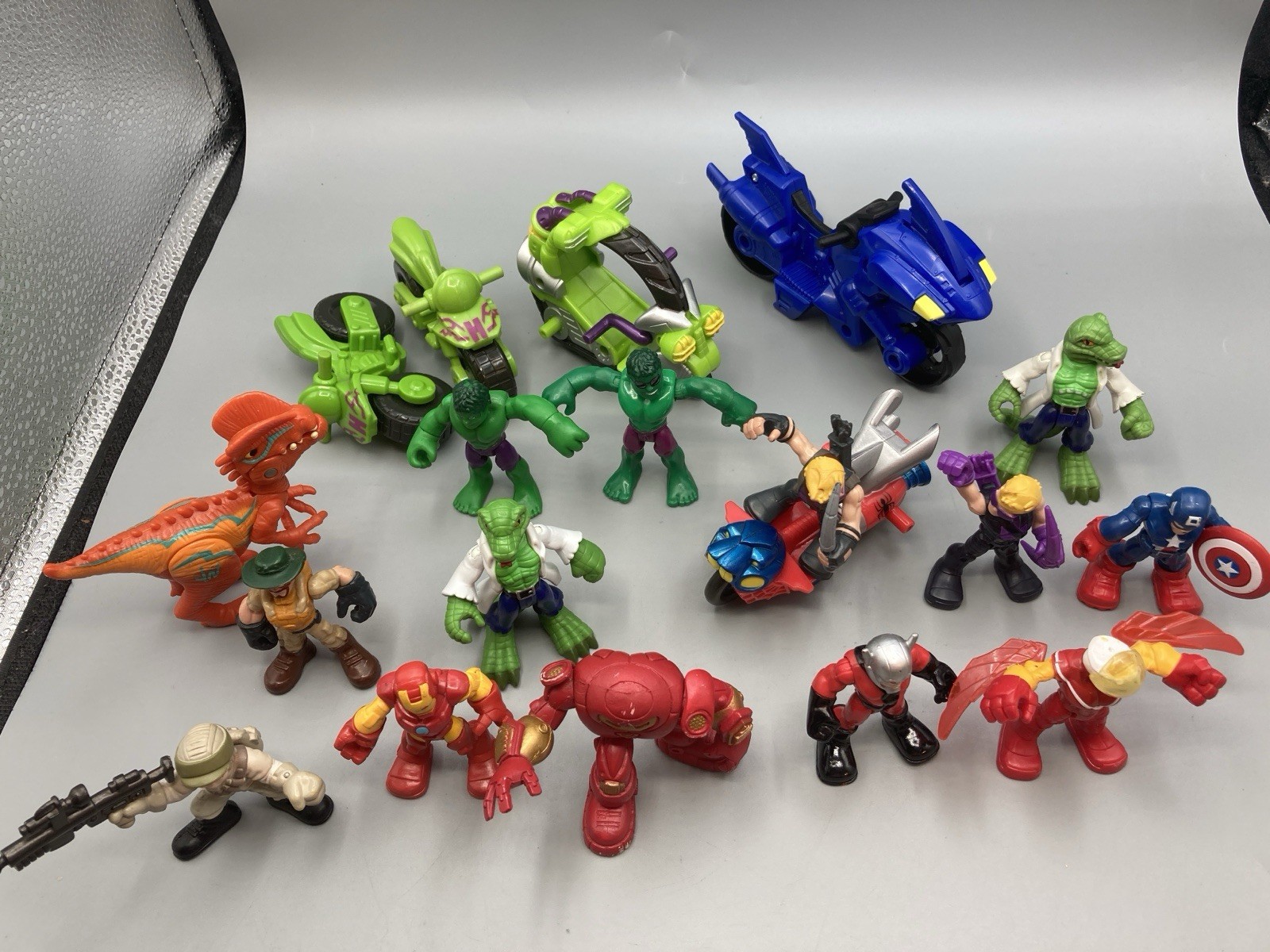 Playskool Hasbro Super Hero Squad Mini Figures MIXED LOT 18 FIGURES & VEHICLES