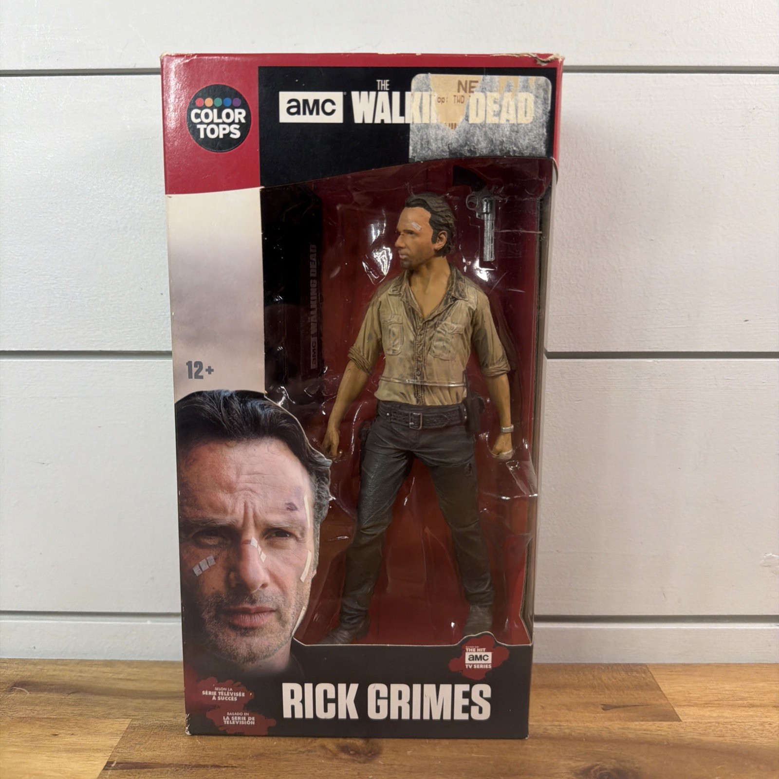 2016 McFarlane Walking Dead Color Tops #1 Rick Grimes 6&Prime; Figure (BOX DAMAGE) NEW
