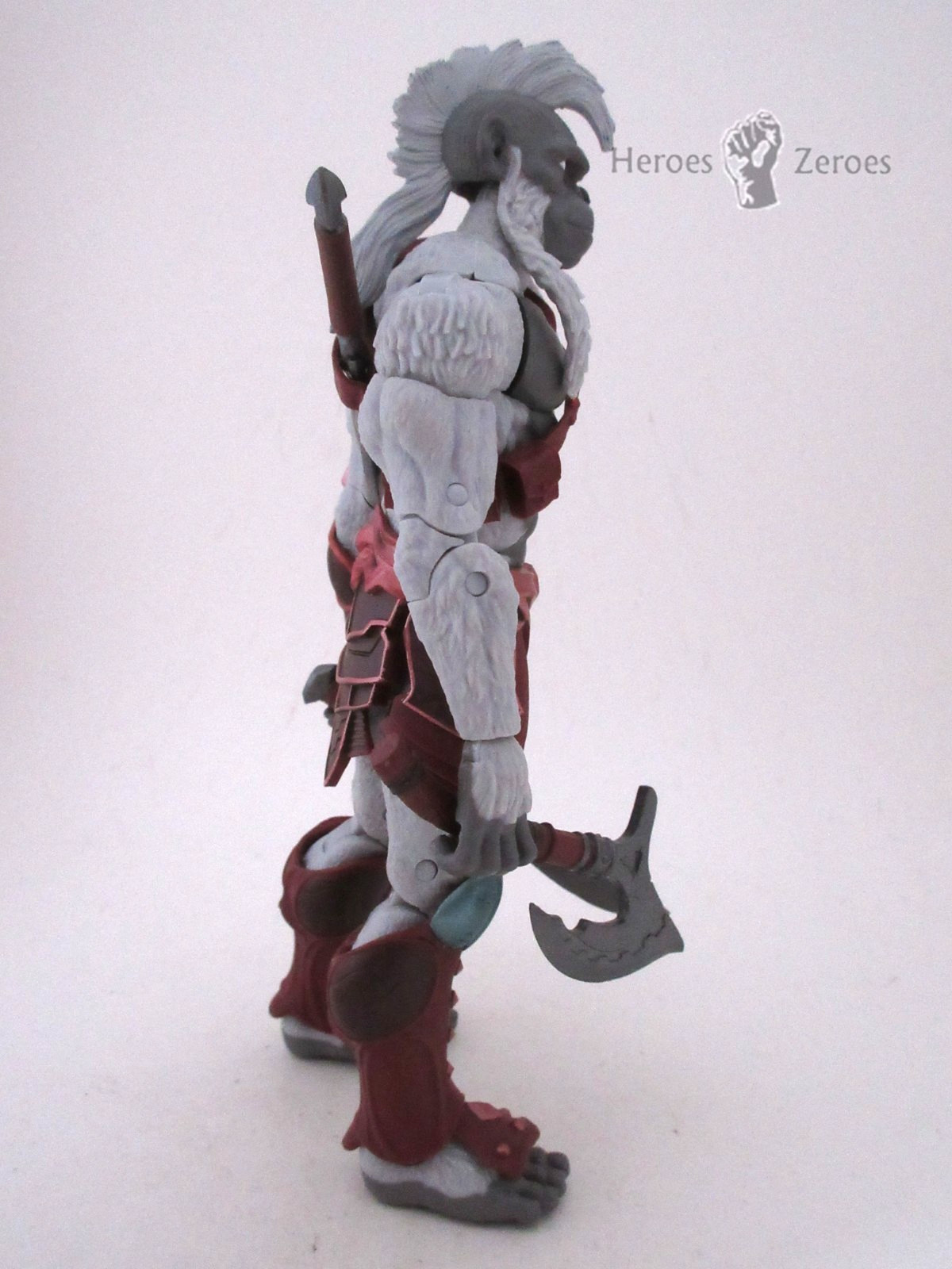 Animal Warriors of the Kingdom PALE In Adventurer Armor Action Figure w/ Weapons