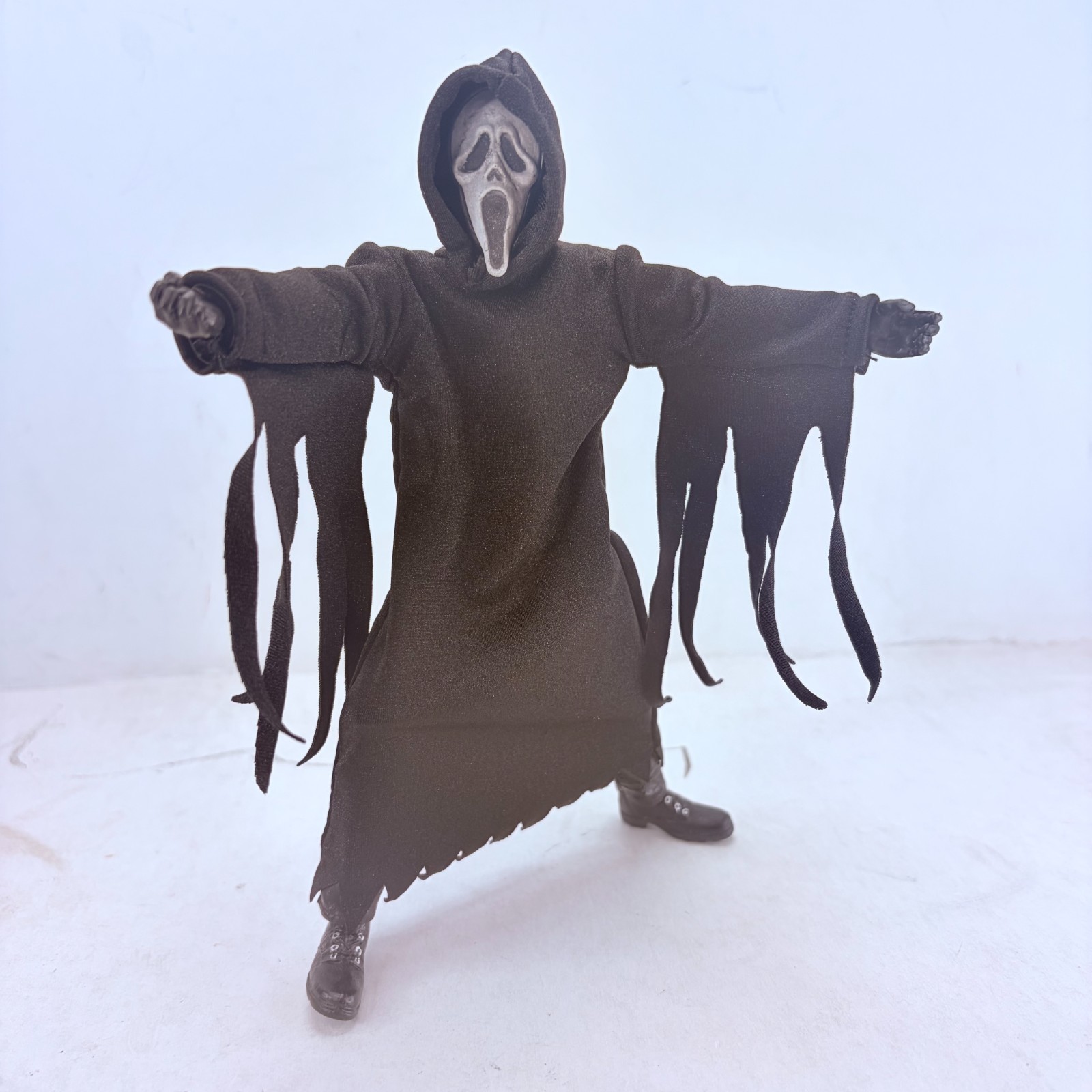 Ghost Face Takes Manhattan Scream w/Weapons 7&Prime; Horror Moive Action Figure Toys