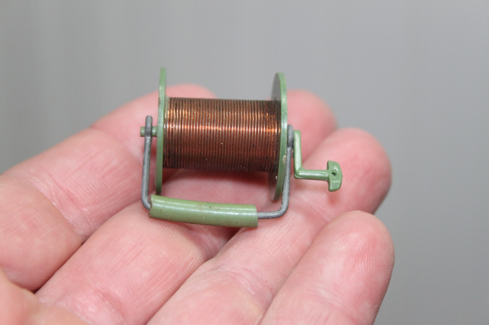 Vintage GI Joe 1964 – Marine/Soldier – Green Wire Roll (Communications)