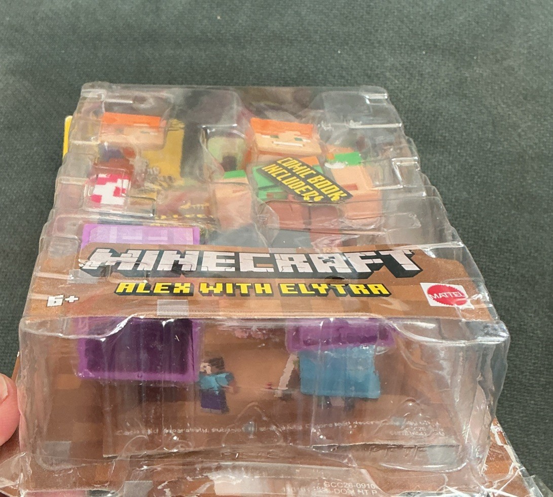 Mattel Minecraft Alex With Elytra & Comic Book Code 2019 – Open Box – Loose Part