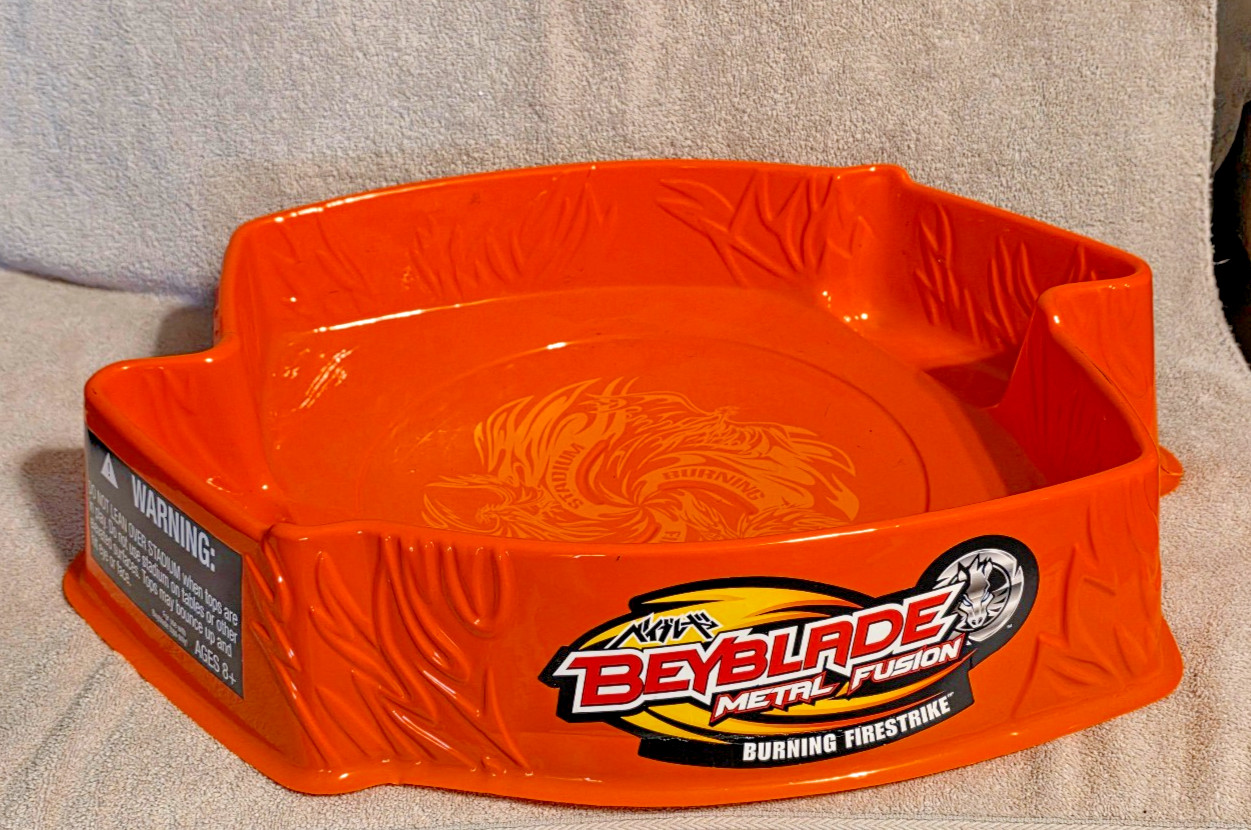 Beyblade Metal Fusion Battle Arena – Burning Firestrike Orange Good condition!