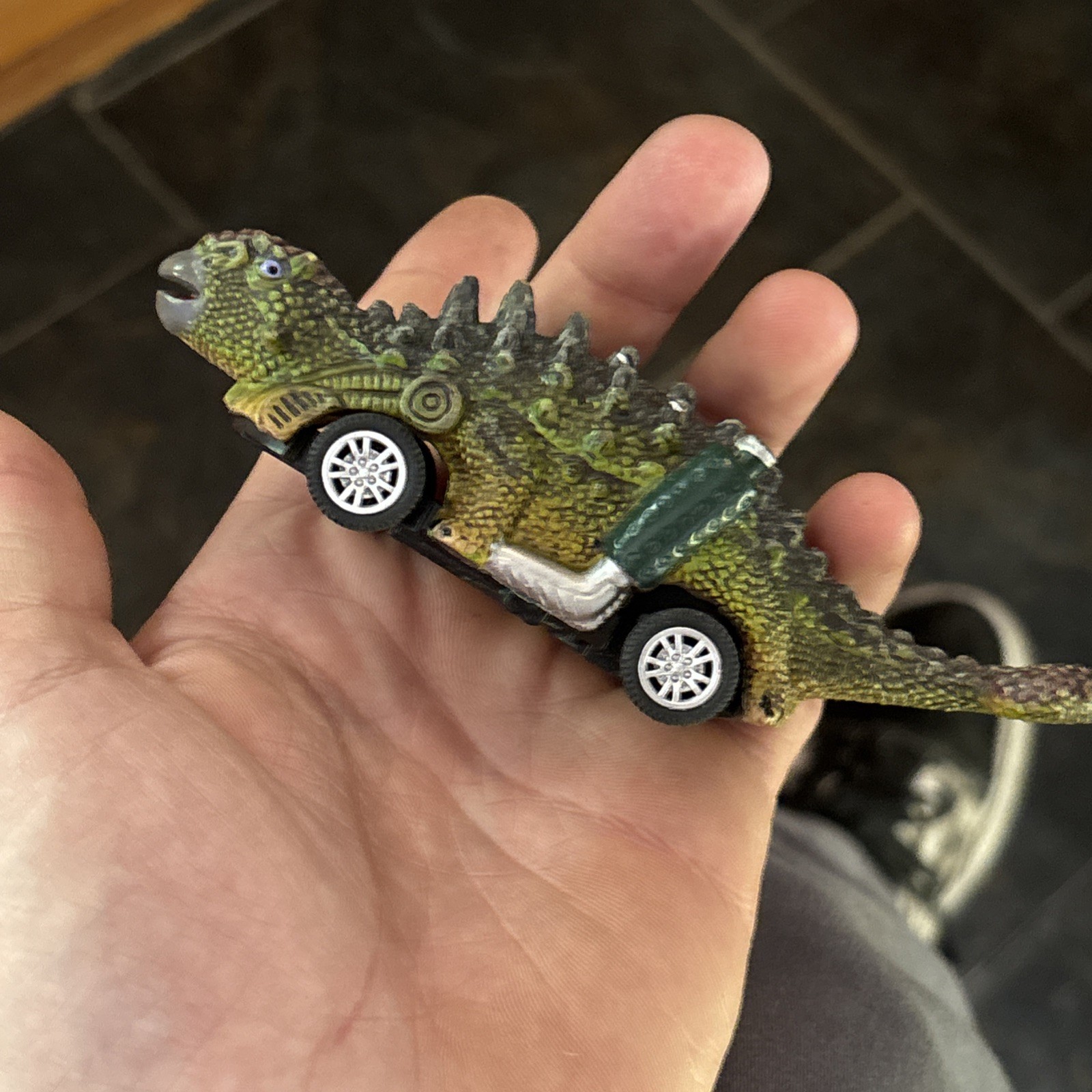 Shanrya Jurassic Cars Ankyosaurus Dinosaur Toy 5&Prime; Plus 3 Big Wheels Cars