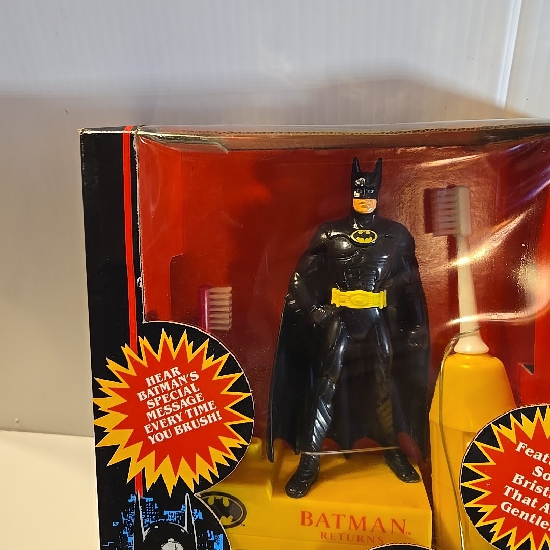 JANEX NEW Batman Returns Battery Powered Talking Toothbrush /Stand Vintage