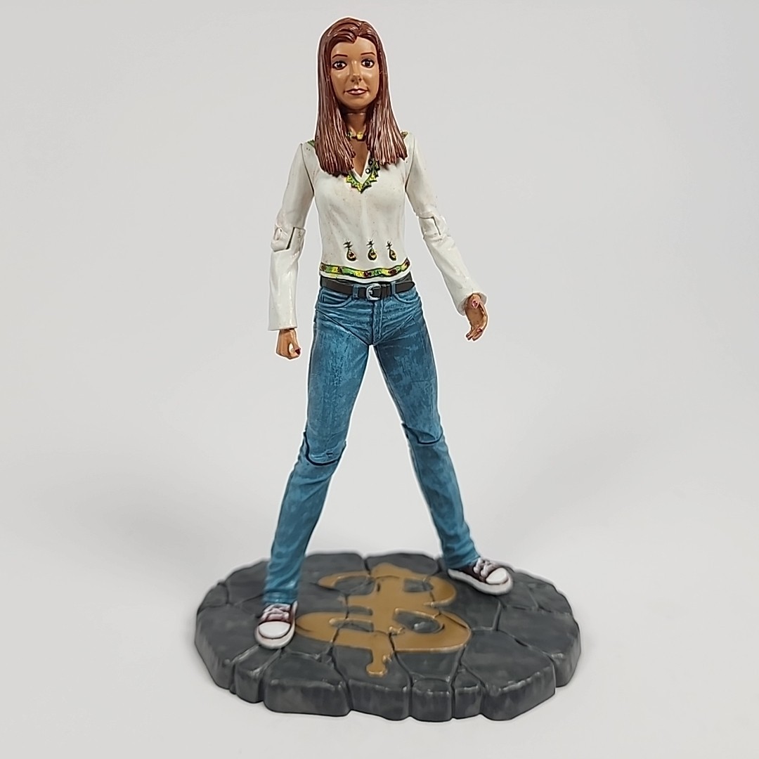 Lot of 4 Buffy the Vampire Slayer Action Figures Angel Master Willow 1999 Moore
